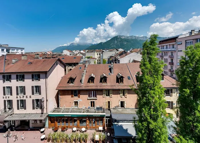 Allure - 2 Bedroom Apartment With Balcony In The Centre Of Annecy