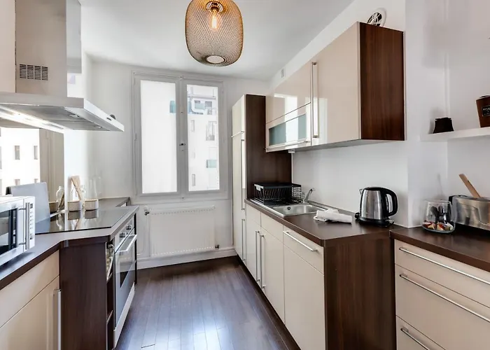 Allure - 2 Bedroom Apartment With Balcony In The Centre Of Annecy
